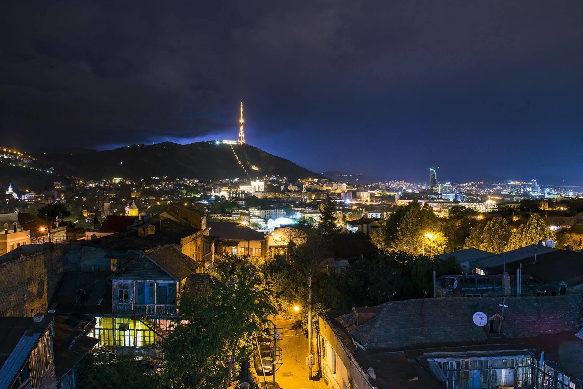 Tbilisi Inn Exterior foto